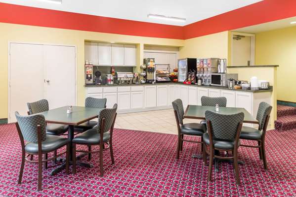  - Ramada Inn Vandalia - I-70, Exit 61