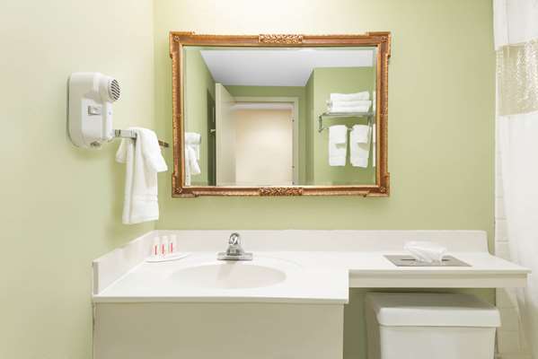  - Ramada Inn Vandalia - I-70, Exit 61