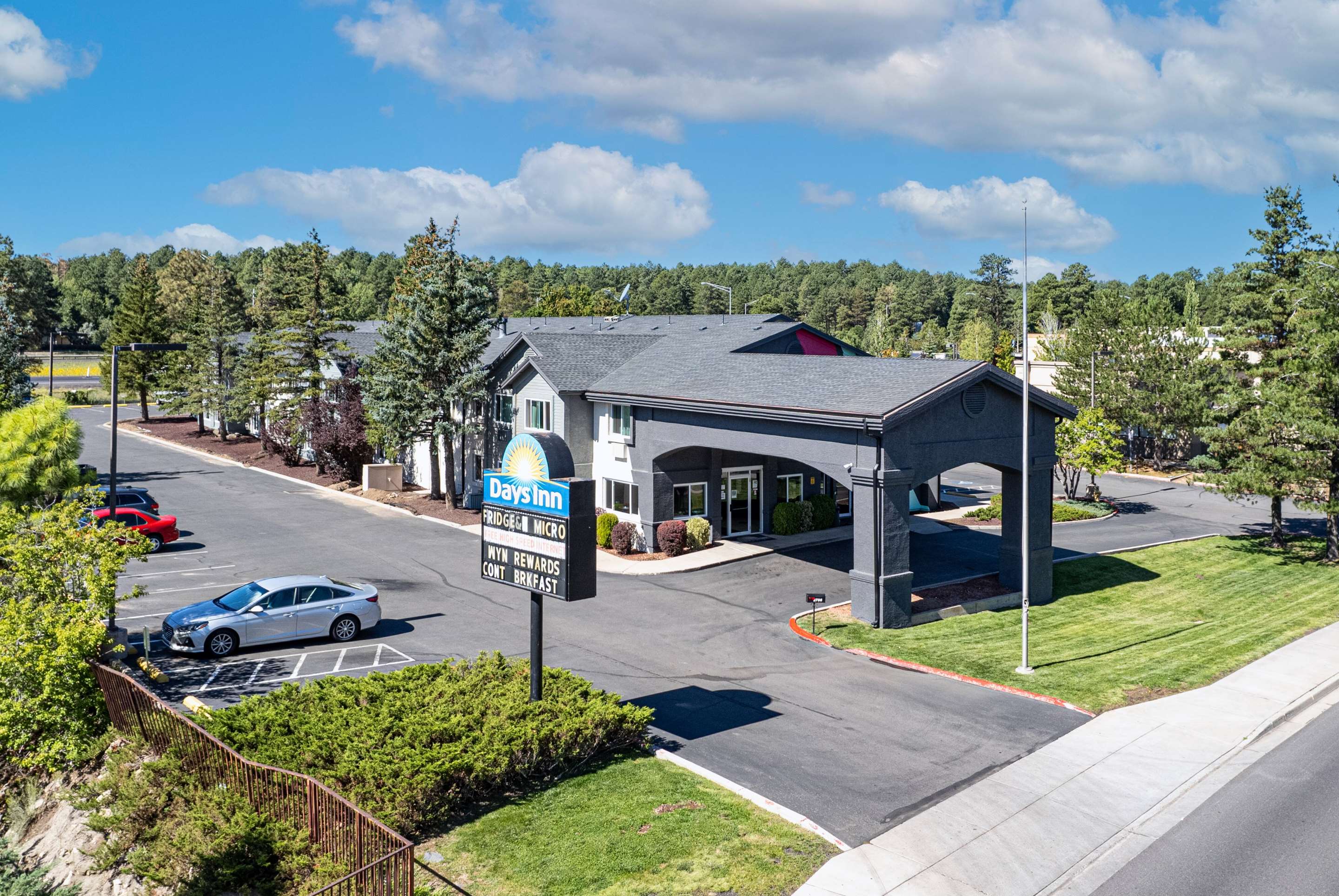 Exterior | Days Inn by Wyndham Flagstaff I-40