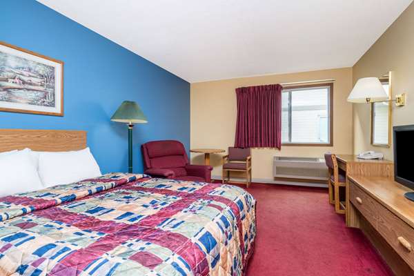  - Days Inn West Eau Claire