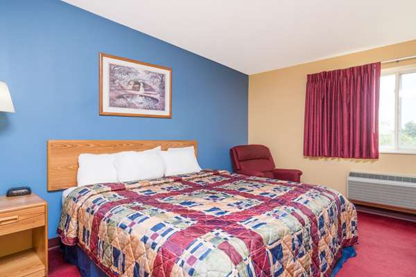  - Days Inn West Eau Claire