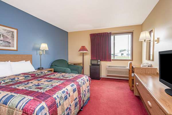  - Days Inn West Eau Claire