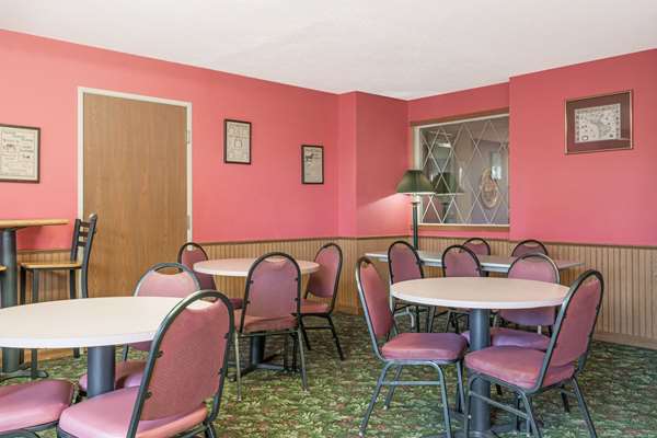  - Days Inn West Eau Claire