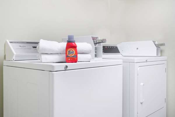  - Days Inn West Eau Claire