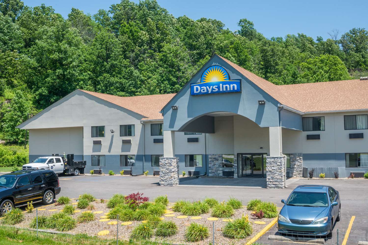Days Inn Ashland, KY See Discounts