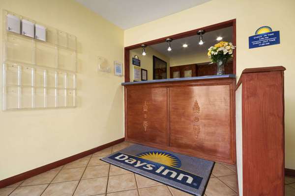  - Days Inn Greenwood