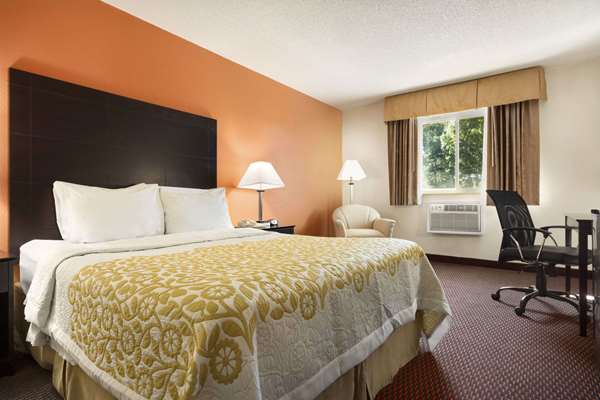  - Days Inn Greenwood