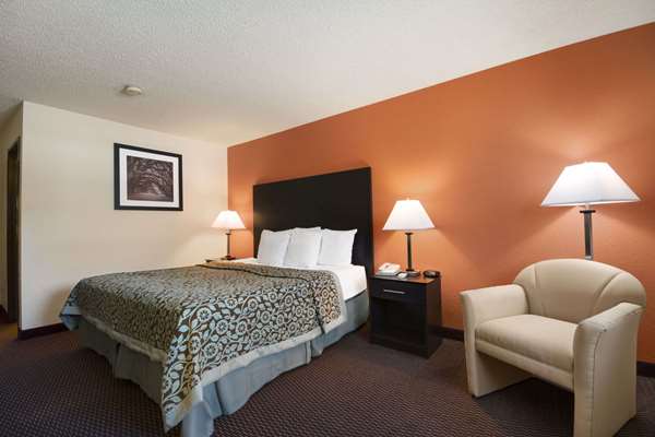  - Days Inn Greenwood