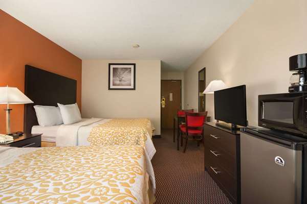  - Days Inn Greenwood