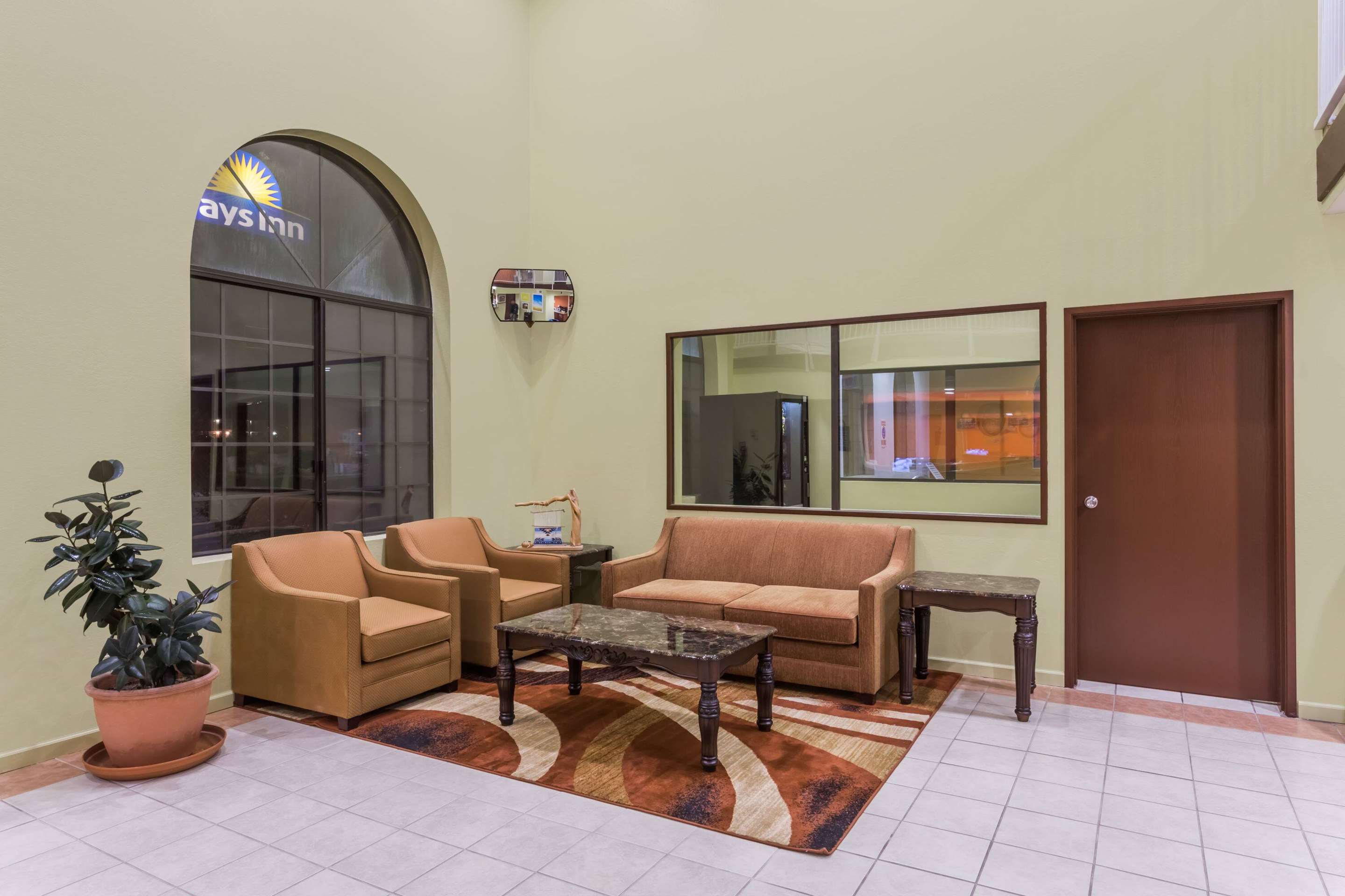 Lobby | Days Inn by Wyndham Holbrook