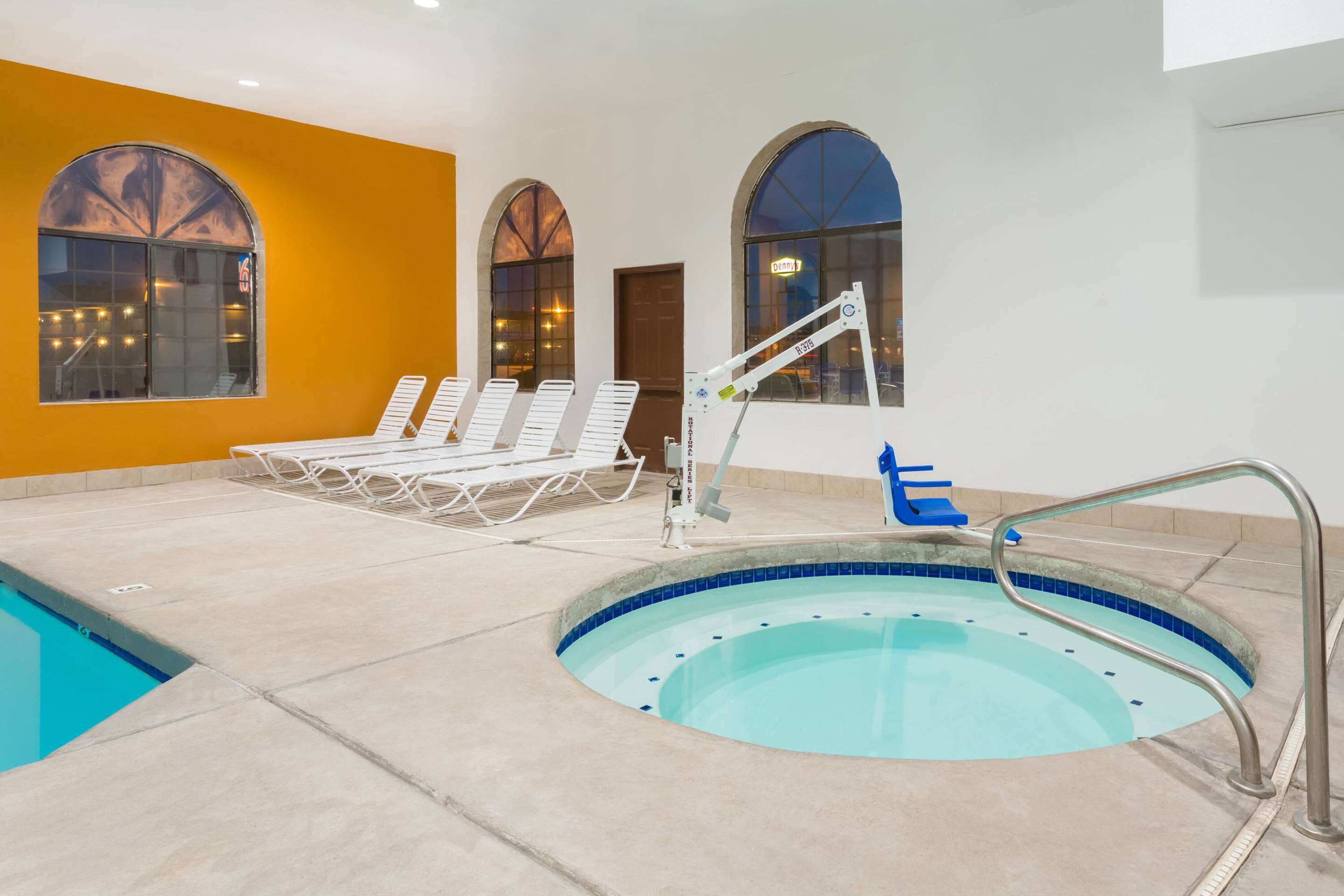 Pool | Days Inn by Wyndham Holbrook