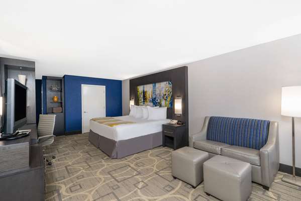 Suite - Days Inn North Asheville