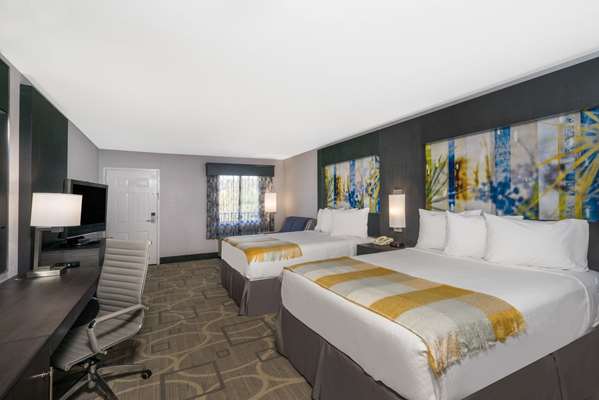 Suite - Days Inn North Asheville