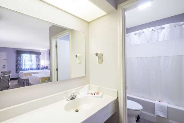  - Days Inn North Asheville