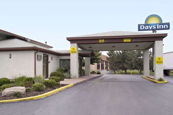 Exterior view - Days Inn Plainfield - I-70, Exit 66