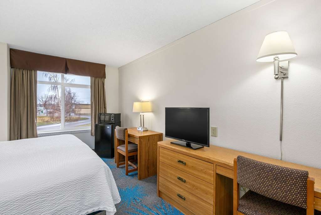 Days Inn by Wyndham Great Falls - Tap to explore photos