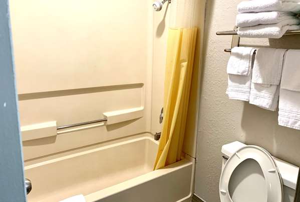  - Days Inn Canton - I-20, Exit 527