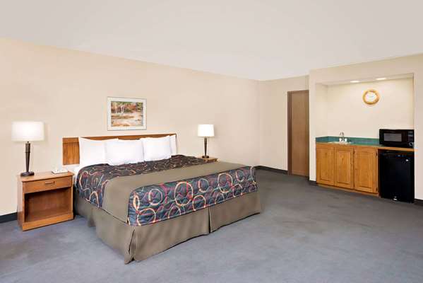  - Days Inn Boonville - I-70, Exit 103