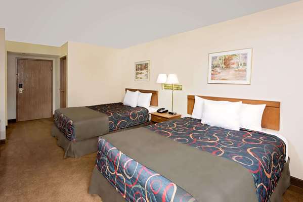  - Days Inn Boonville - I-70, Exit 103