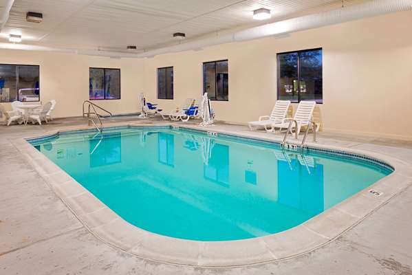 Pool - Days Inn Boonville - I-70, Exit 103