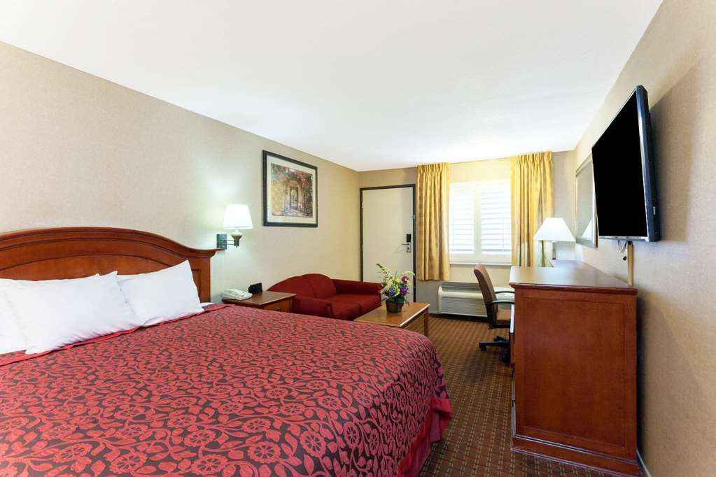 DAYS INN ALHAMBRA CA-guestroom-Guest Room,On-Site.jpg