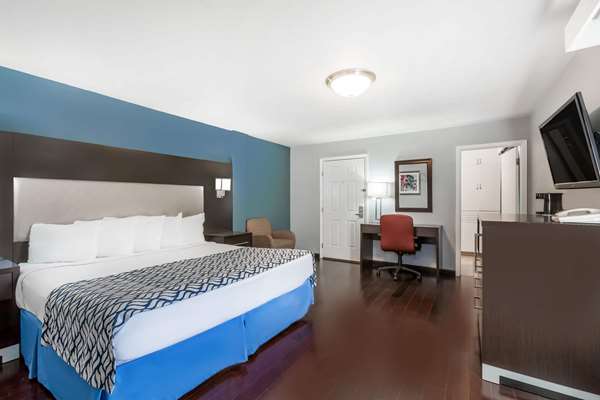  - Days Inn Downtown & University Austin - I-35, Exit 236