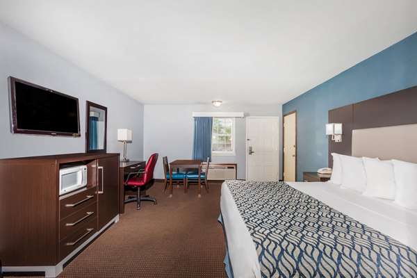  - Days Inn Downtown & University Austin - I-35, Exit 236