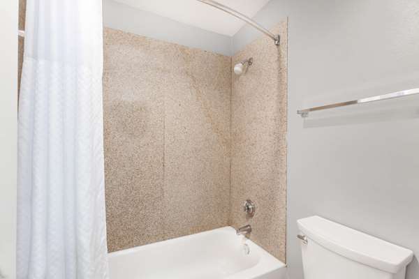  - Days Inn Downtown & University Austin - I-35, Exit 236