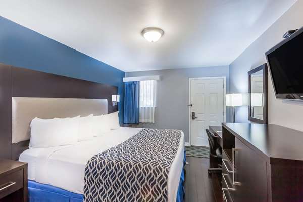  - Days Inn Downtown & University Austin - I-35, Exit 236