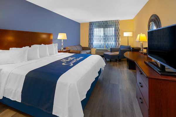  - Days Inn Cedar Point Milan South - I-80 & I-90, Exit 118