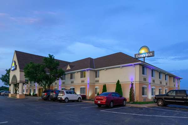 Exterior view - Days Inn Cedar Point Milan South - I-80 & I-90, Exit 118