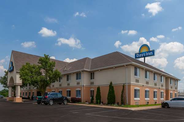 Exterior view - Days Inn Cedar Point Milan South - I-80 & I-90, Exit 118
