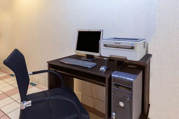 Conference Area - Days Inn Cedar Point Milan South - I-80 & I-90, Exit 118