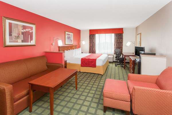  - Ramada Limited Hotel Hickory Point Decatur - I-72, Exit 141