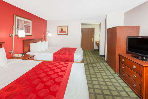  - Ramada Limited Hotel Hickory Point Decatur - I-72, Exit 141