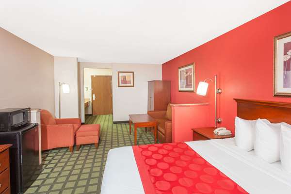  - Ramada Limited Hotel Hickory Point Decatur - I-72, Exit 141