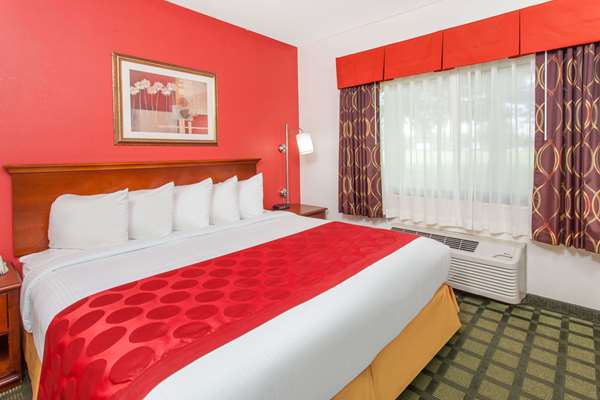  - Ramada Limited Hotel Hickory Point Decatur - I-72, Exit 141