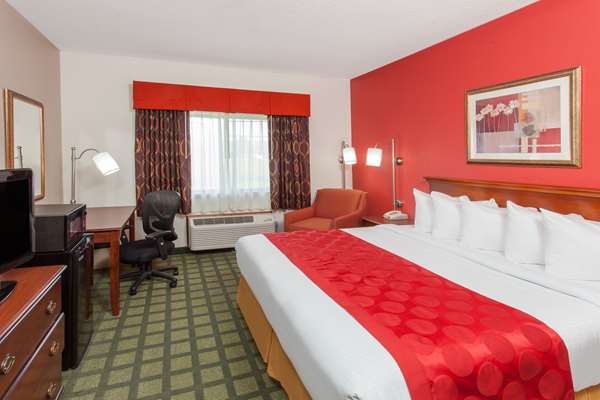  - Ramada Limited Hotel Hickory Point Decatur - I-72, Exit 141