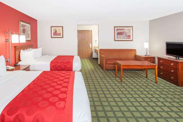  - Ramada Limited Hotel Hickory Point Decatur - I-72, Exit 141