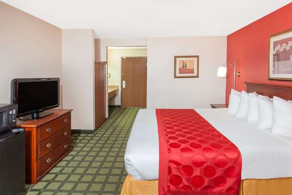  - Ramada Limited Hotel Hickory Point Decatur - I-72, Exit 141