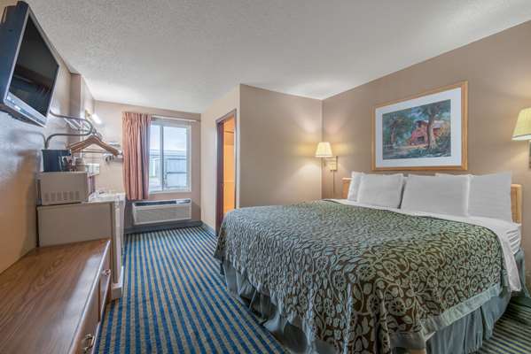  - Days Inn Jamestown - I-94, Exit 258