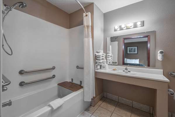  - Days Inn Jamestown - I-94, Exit 258