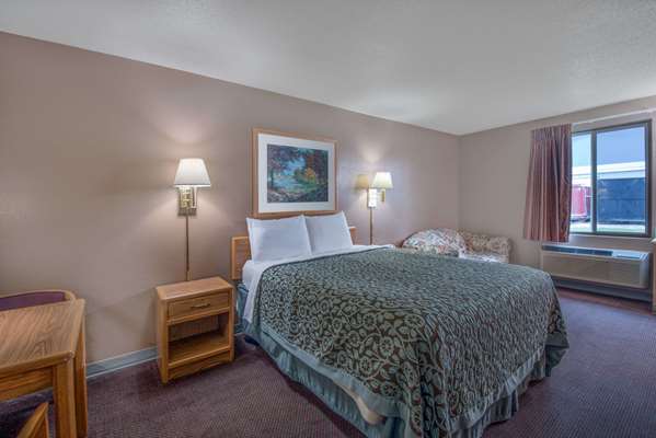  - Days Inn Jamestown - I-94, Exit 258
