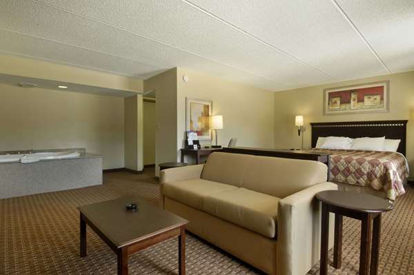 Suite - Days Inn Leeds - I-20, Exit 144