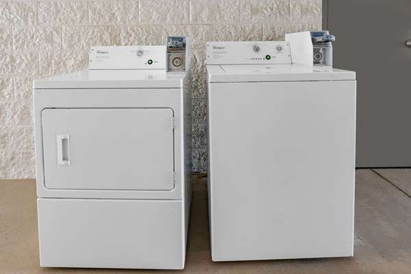 Amenities - Days Inn Leeds - I-20, Exit 144