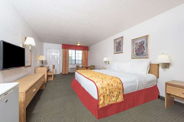  - Days Inn Waco - I-35, Exit 338B