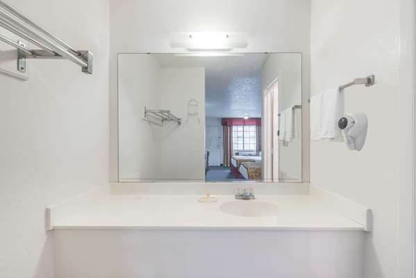  - Days Inn Waco - I-35, Exit 338B