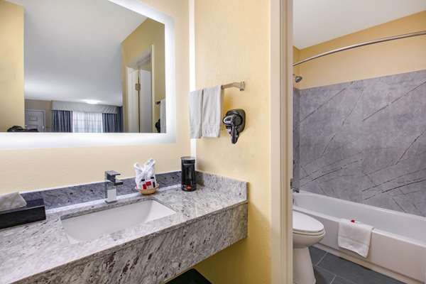  - Days Inn Waco - I-35, Exit 338B