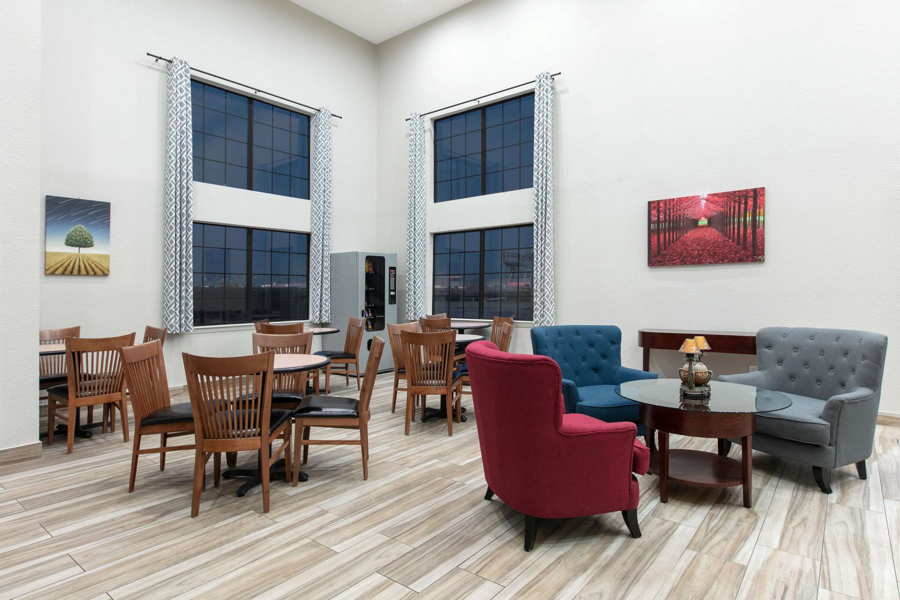 Lobby | Days Inn by Wyndham Waco