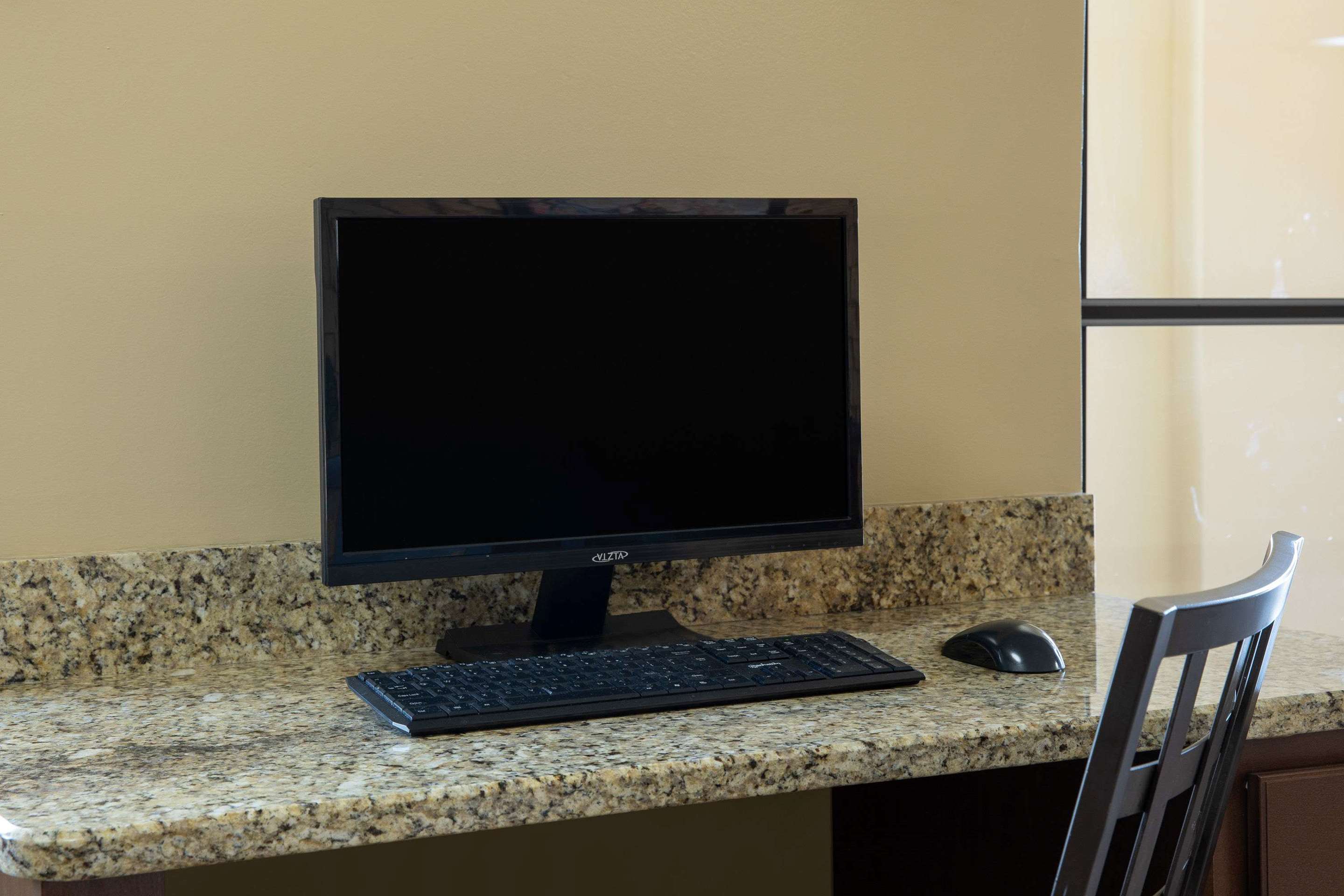 Business Center | Days Inn by Wyndham Tupelo